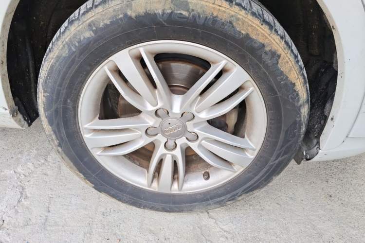 Used Audi Q3 2013 35 TFSI Ambition Edition Right Front Wheel Hub