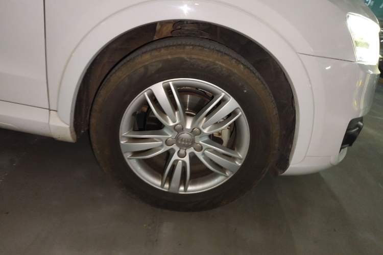 Used Audi Q3 2013 35 TFSI quattro Technology Edition Right Front Wheel Hub