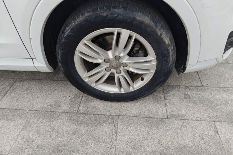 Used Audi Q3 2013 35 TFSI quattro Technology Edition Right Front Wheel Hub