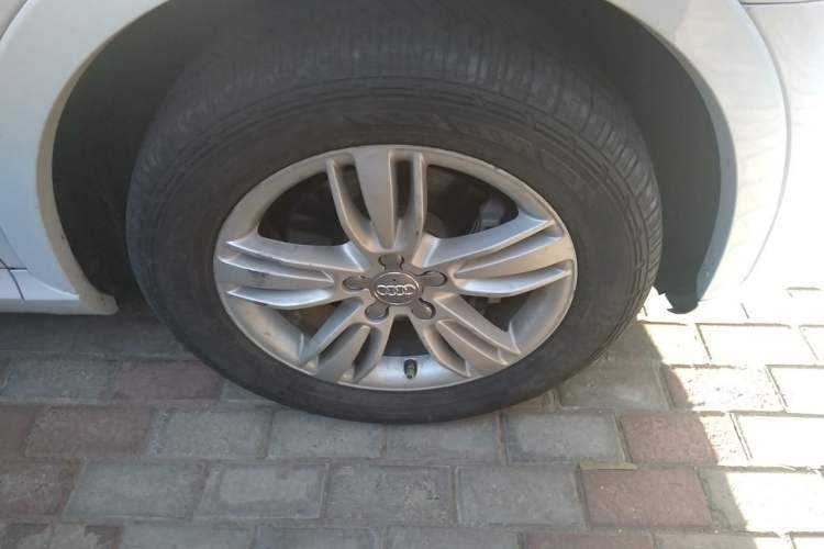 Used Audi Q3 2013 35 TFSI quattro Technology Edition Right Front Wheel Hub