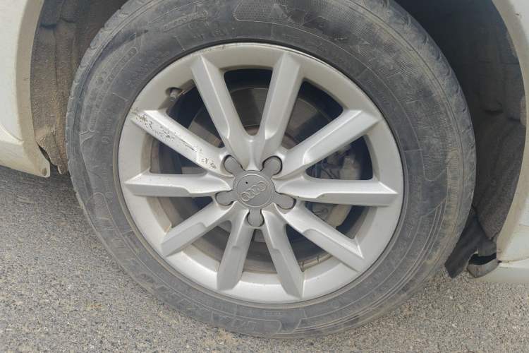 Used Audi Q3 2013 35 TFSI Ambition Edition Right Front Wheel Hub