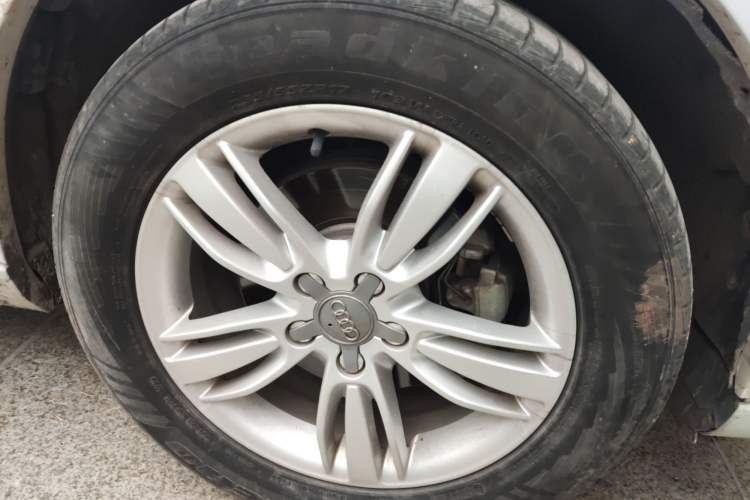 Used Audi Q3 2013 35 TFSI Ambition Edition Right Front Wheel Hub