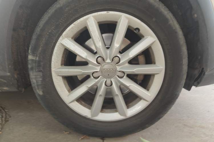 Used Audi Q3 2013 35 TFSI Ambition Edition Right Front Wheel Hub
