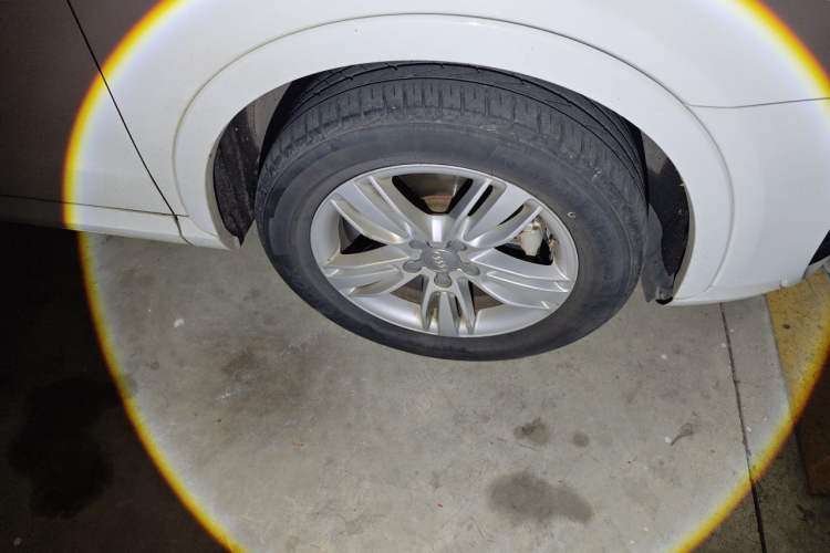 Used Audi Q3 2013 35 TFSI Comfort Model Right Front Wheel Hub