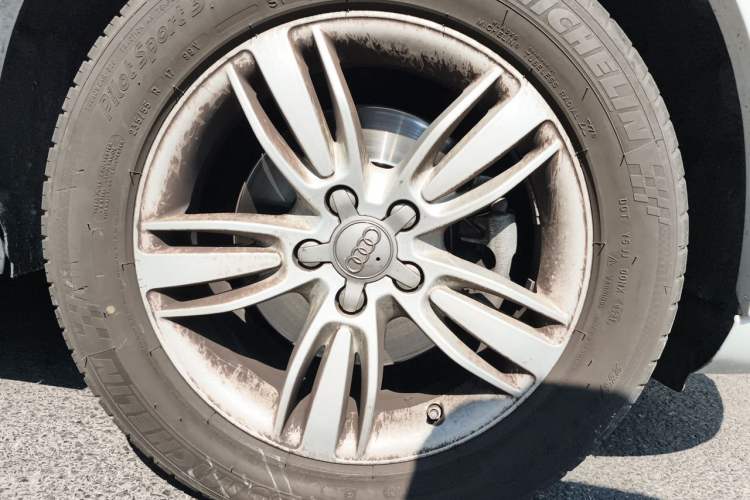 Used Audi Q3 2013 35 TFSI Comfort Model Right Front Wheel Hub