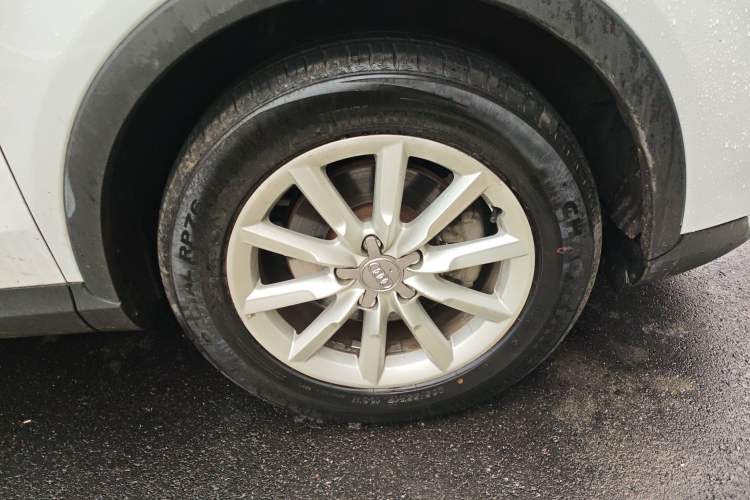Used Audi Q3 2013 35 TFSI Ambition Edition Right Front Wheel Hub
