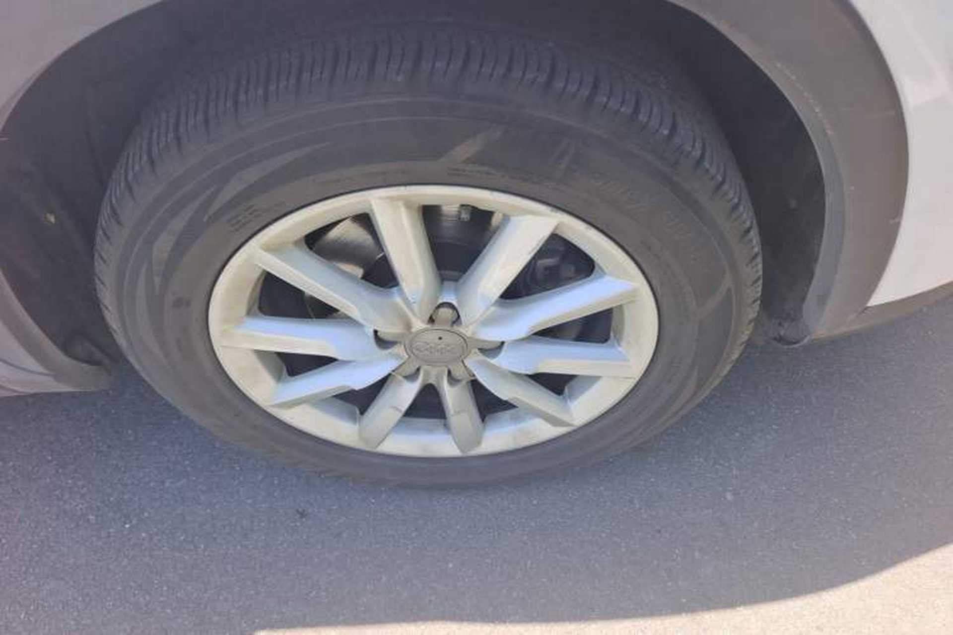 Used Audi Q3 2013 35 TFSI Ambition Edition Right Front Wheel Hub