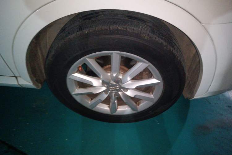 Used Audi Q3 2013 35 TFSI Ambition Edition Right Front Wheel Hub