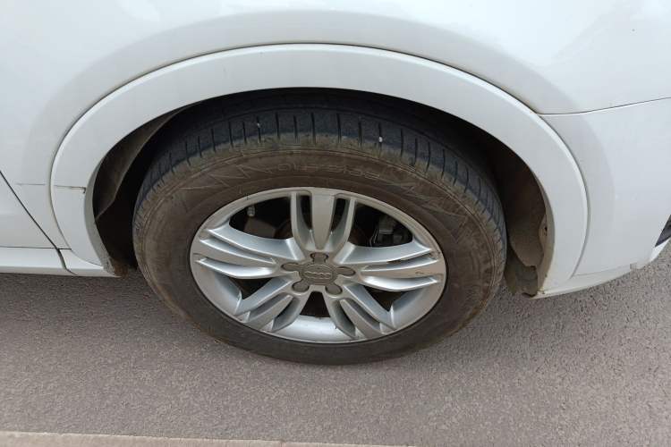 Used Audi Q3 2013 35 TFSI Comfort Model Right Front Wheel Hub
