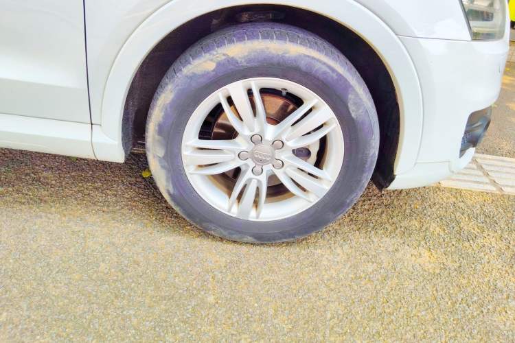 Used Audi Q3 2013 35 TFSI quattro Technology Edition Right Front Wheel Hub