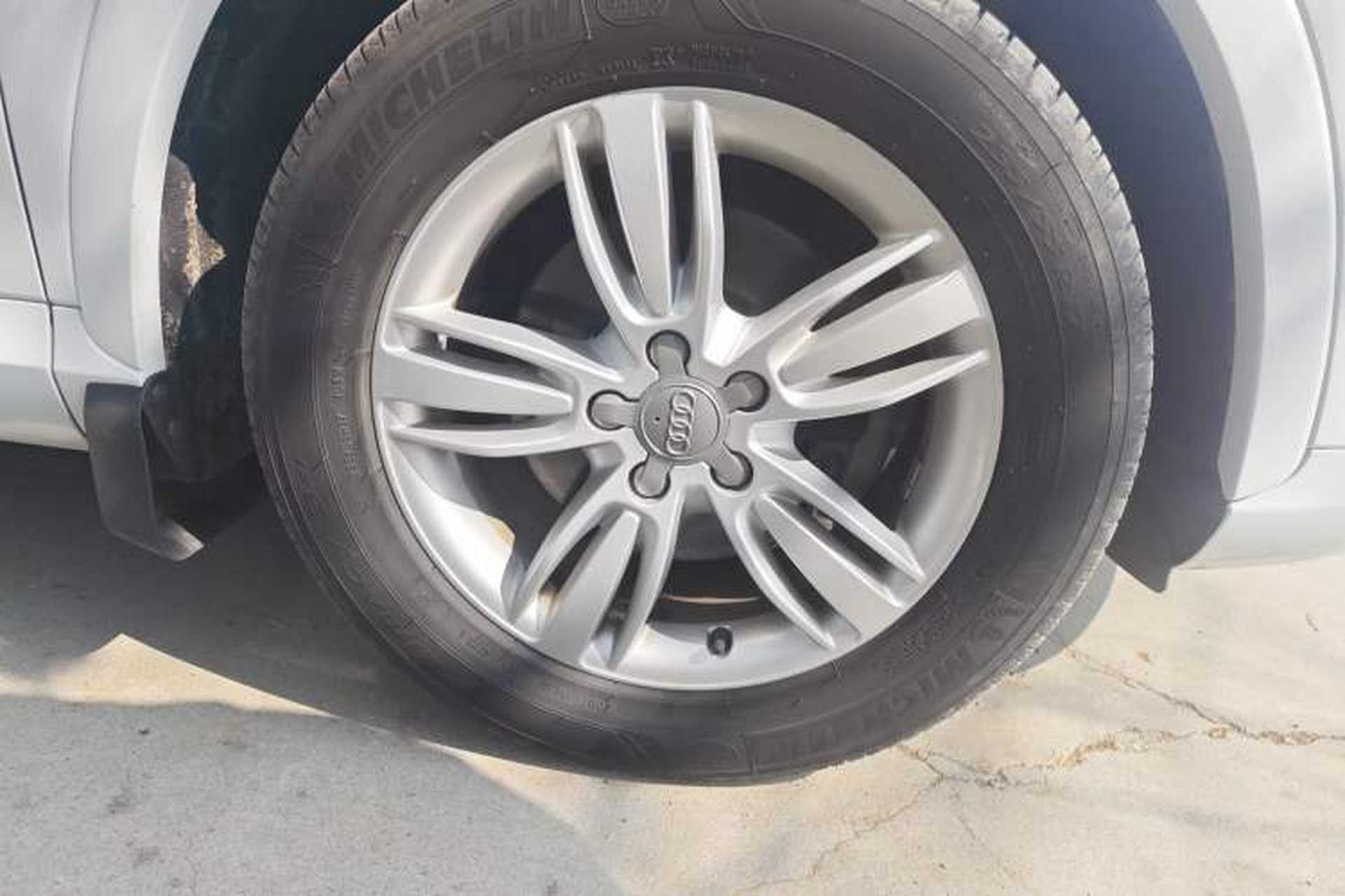 Used Audi Q3 2013 35 TFSI Comfort Model Right Front Wheel Hub