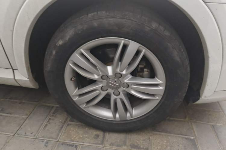 Used Audi Q3 2013 35 TFSI quattro Technology Edition Right Front Wheel Hub