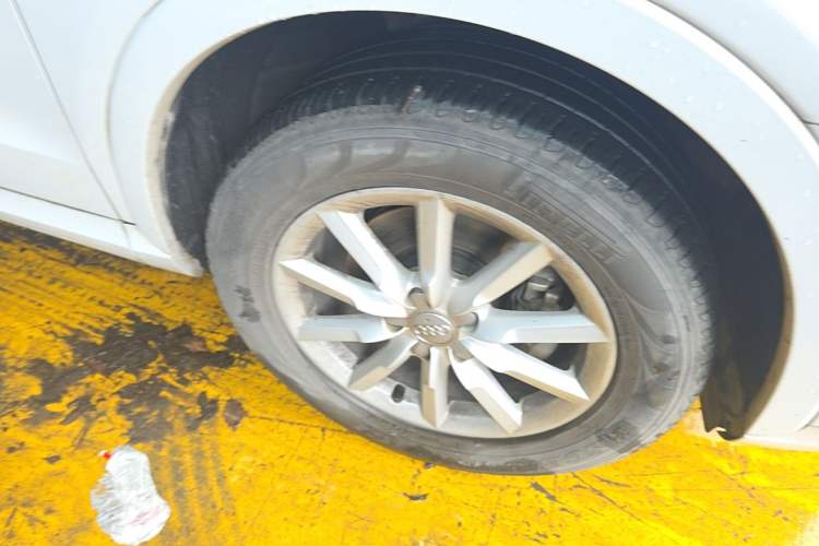 Used Audi Q3 2013 35 TFSI Ambition Edition Right Front Wheel Hub