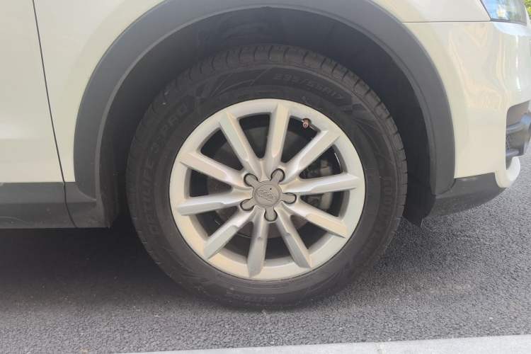Used Audi Q3 2013 35 TFSI Ambition Edition Right Front Wheel Hub