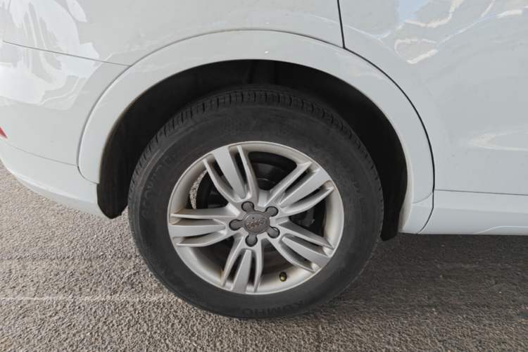 Used Audi Q3 2013 35 TFSI quattro Technology Edition Right Rear Wheel Hub