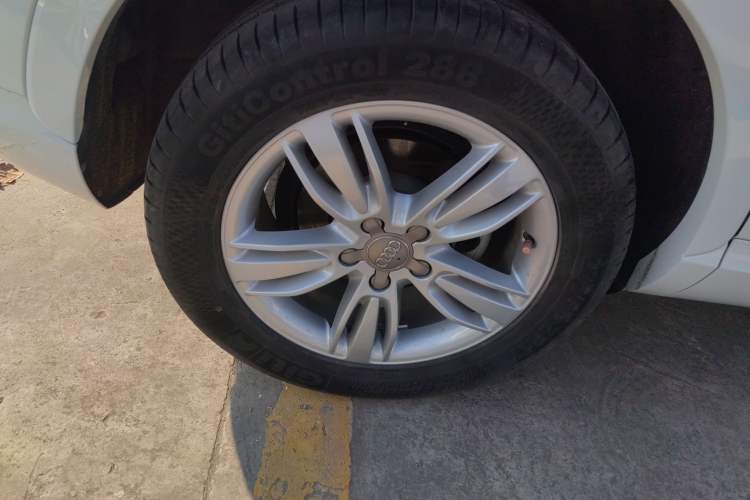 Used Audi Q3 2013 35 TFSI quattro Technology Edition Right Rear Wheel Hub