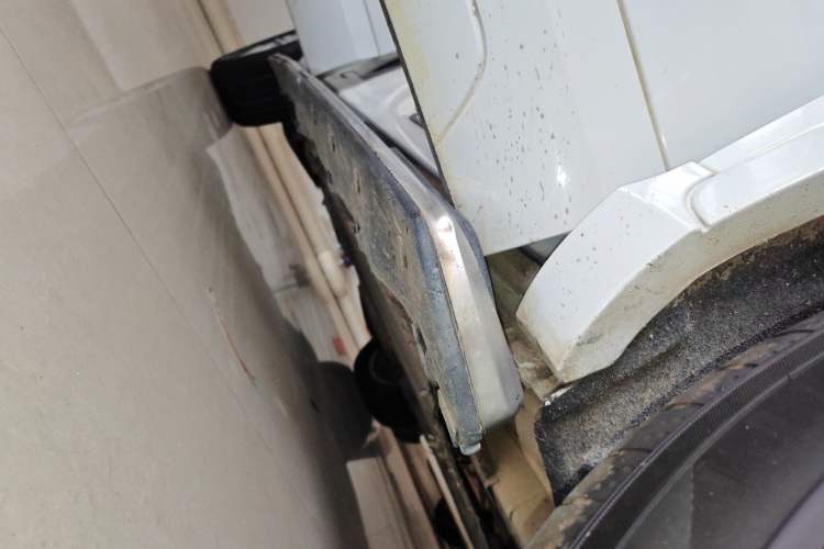 Used Audi Q3 2013 35 TFSI Comfort Model Right Side Sill