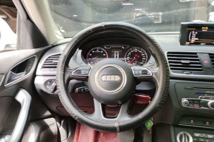Used Audi Q3 2013 35 TFSI Comfort Model Steering Wheel