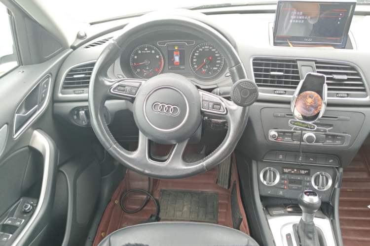 Used Audi Q3 2013 35 TFSI quattro Technology Edition Steering Wheel