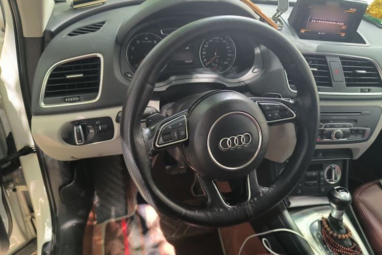Used Audi Q3 2013 35 TFSI Comfort Model Steering Wheel