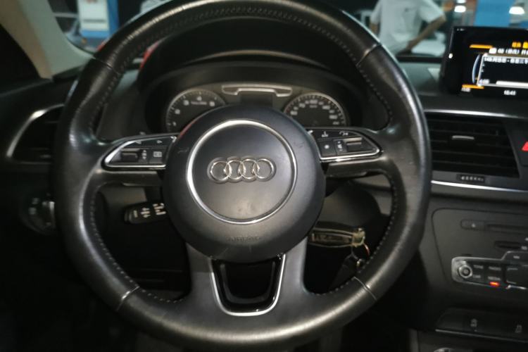 Used Audi Q3 2013 35 TFSI Comfort Model Steering Wheel