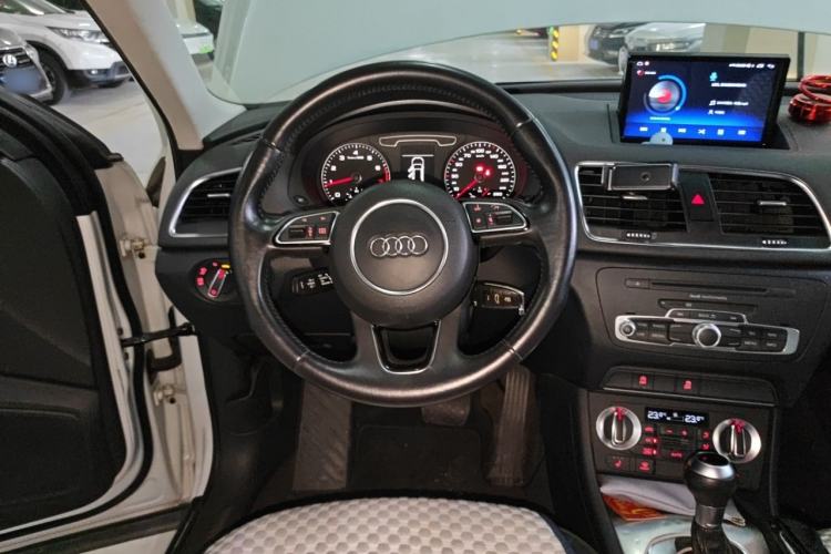 Used Audi Q3 2013 35 TFSI Comfort Model Steering Wheel