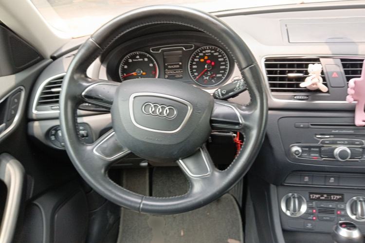 Used Audi Q3 2013 35 TFSI Ambition Edition Steering Wheel