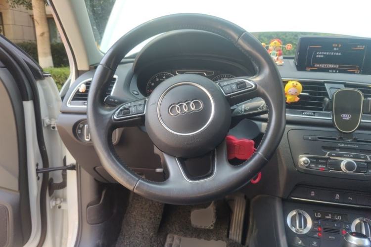 Used Audi Q3 2013 35 TFSI quattro Technology Edition Steering Wheel