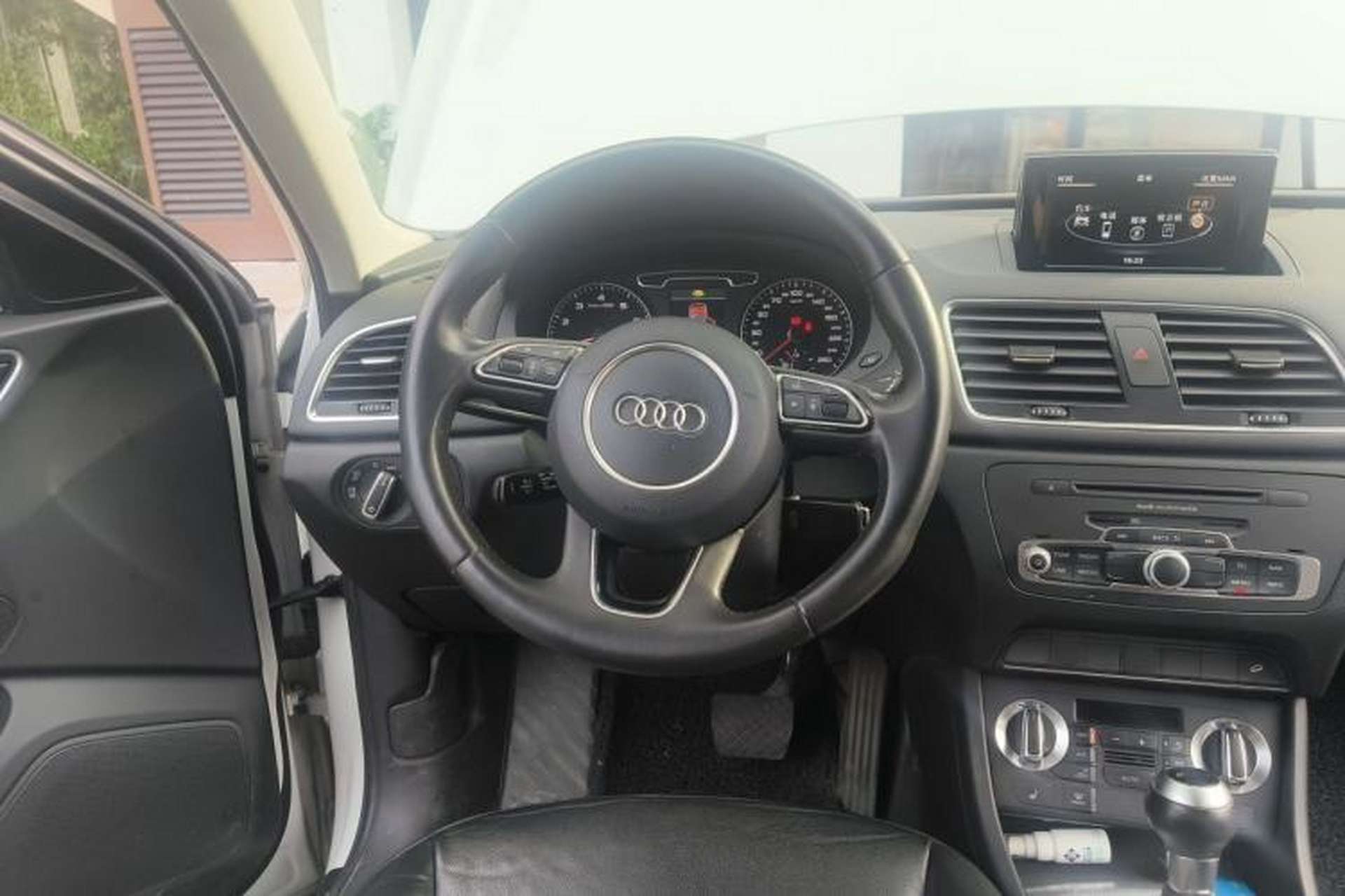Used Audi Q3 2013 35 TFSI quattro Technology Edition Steering Wheel