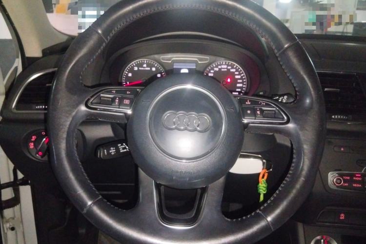 Used Audi Q3 2013 35 TFSI quattro Technology Edition Steering Wheel