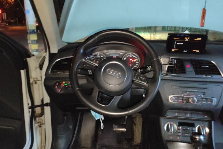 Used Audi Q3 2013 35 TFSI quattro Technology Edition Steering Wheel