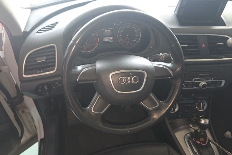 Used Audi Q3 2013 35 TFSI Ambition Edition Steering Wheel