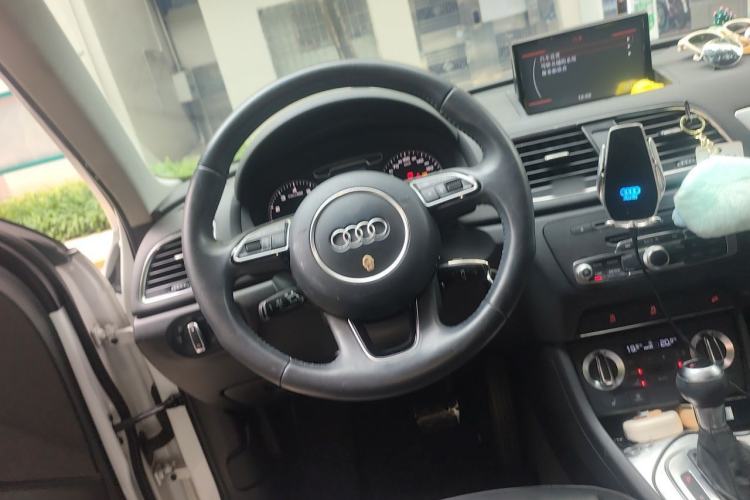Used Audi Q3 2013 35 TFSI quattro Technology Edition Steering Wheel