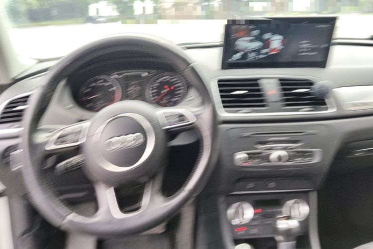 Used Audi Q3 2013 35 TFSI Comfort Model Steering Wheel