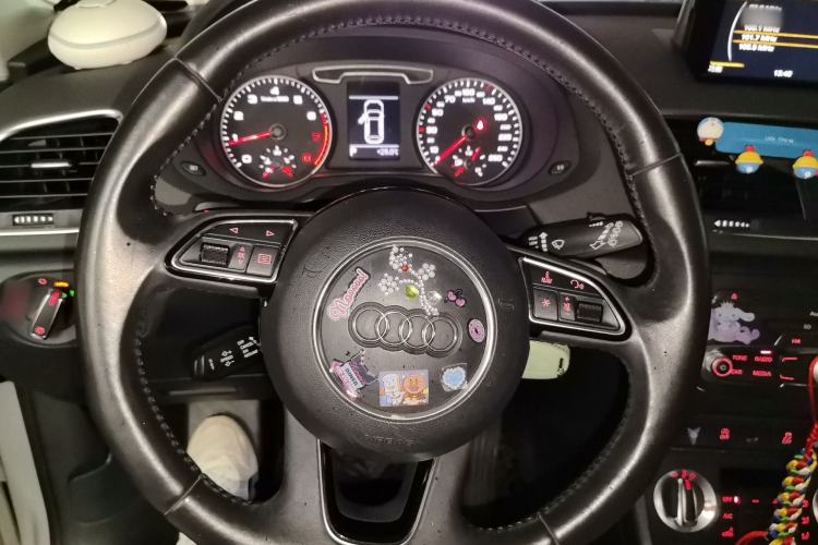 Used Audi Q3 2013 35 TFSI Comfort Model Steering Wheel
