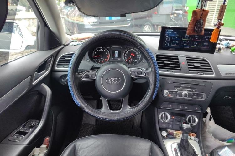 Used Audi Q3 2013 35 TFSI quattro Technology Edition Steering Wheel