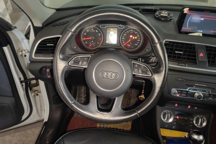Used Audi Q3 2013 35 TFSI Comfort Model Steering Wheel