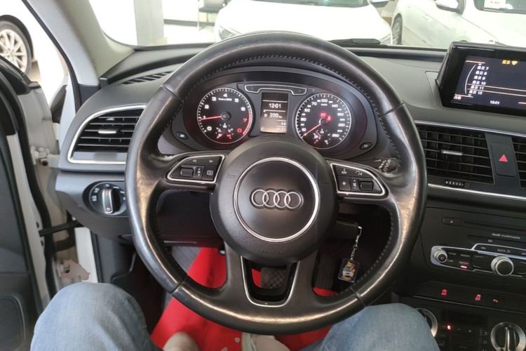 Used Audi Q3 2013 35 TFSI Comfort Model Steering Wheel