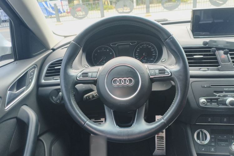 Used Audi Q3 2013 35 TFSI Comfort Model Steering Wheel