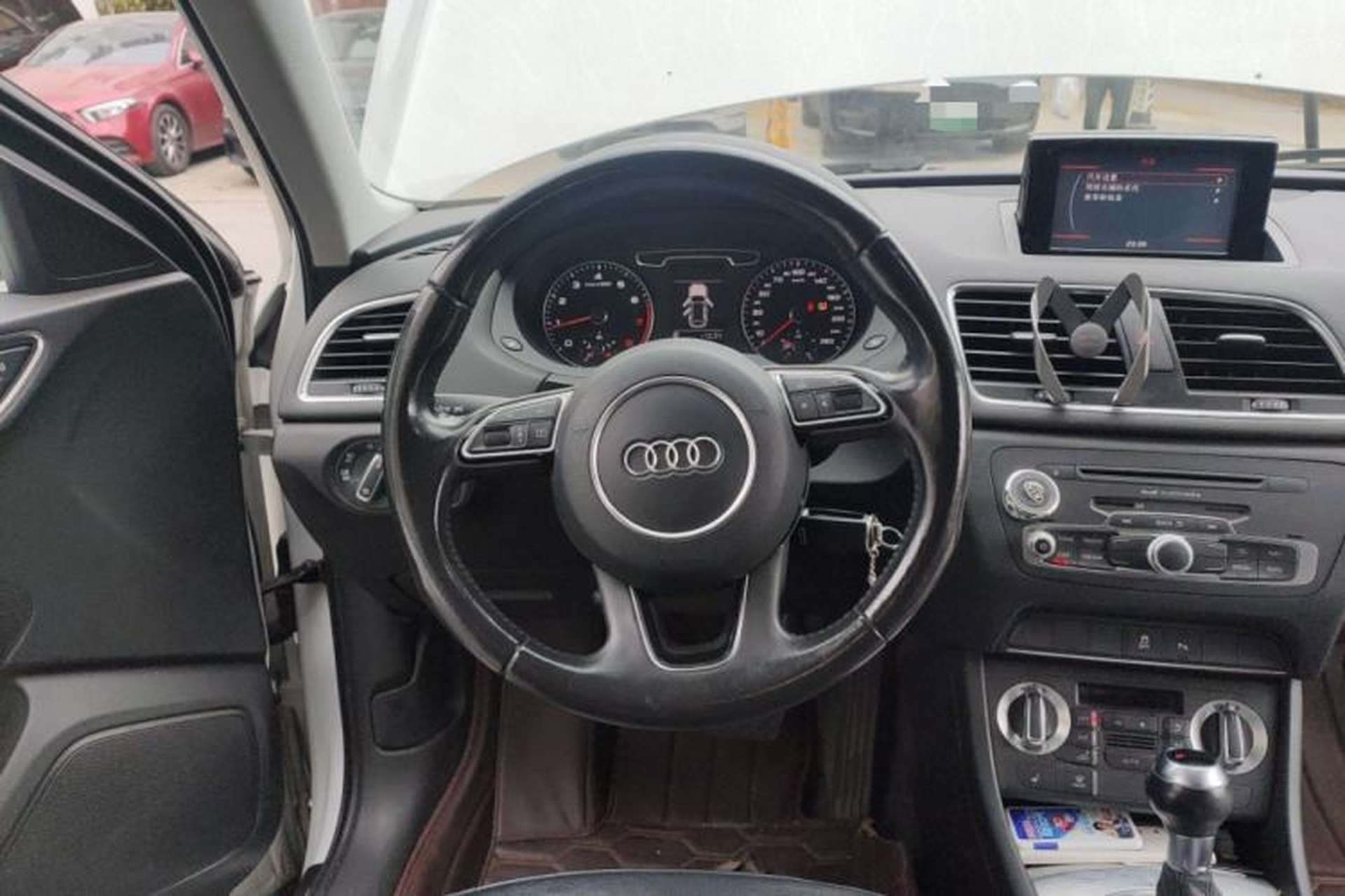 Used Audi Q3 2013 35 TFSI Comfort Model Steering Wheel