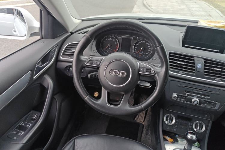Used Audi Q3 2013 35 TFSI quattro Technology Edition Steering Wheel