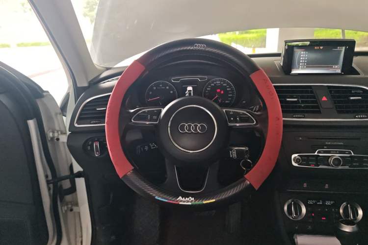 Used Audi Q3 2013 35 TFSI Comfort Model Steering Wheel