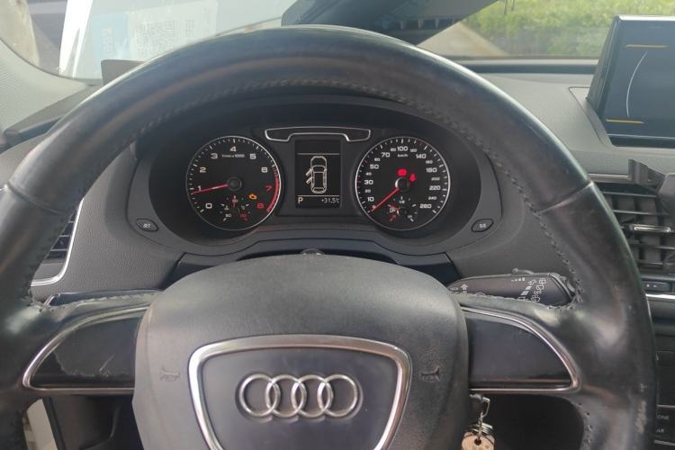 Used Audi Q3 2013 35 TFSI Ambition Edition Steering Wheel