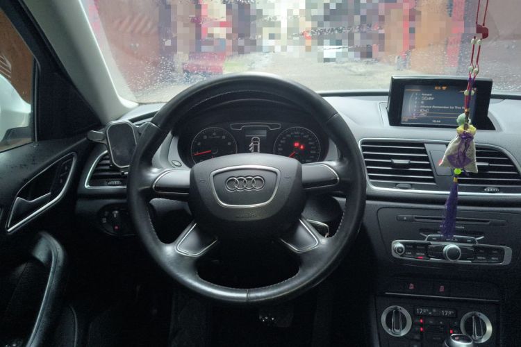 Used Audi Q3 2013 35 TFSI Ambition Edition Steering Wheel