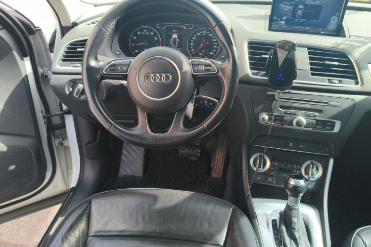 Used Audi Q3 2013 35 TFSI Comfort Model Steering Wheel