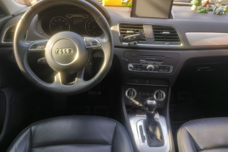 Used Audi Q3 2013 35 TFSI Ambition Edition Steering Wheel