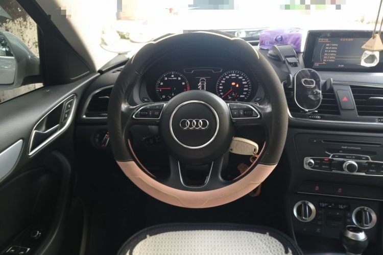 Used Audi Q3 2013 35 TFSI Comfort Model Steering Wheel