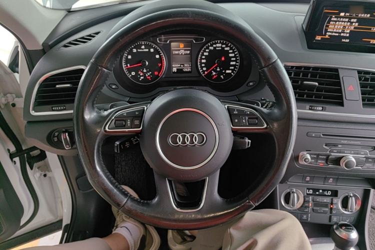 Used Audi Q3 2013 35 TFSI Comfort Model Steering Wheel