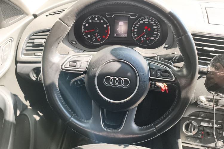 Used Audi Q3 2013 35 TFSI Comfort Model Steering Wheel