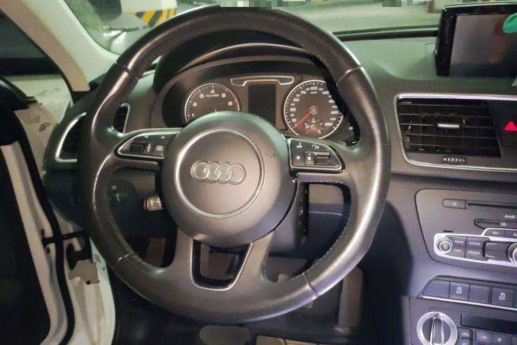 Used Audi Q3 2013 35 TFSI Comfort Model Steering Wheel